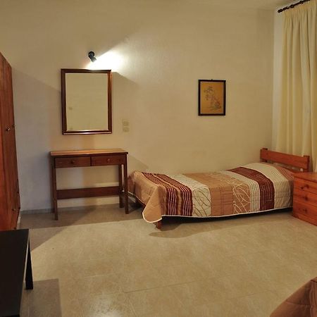 Michalis Apartments Near The Beaches With Sea View Páros Exterior foto