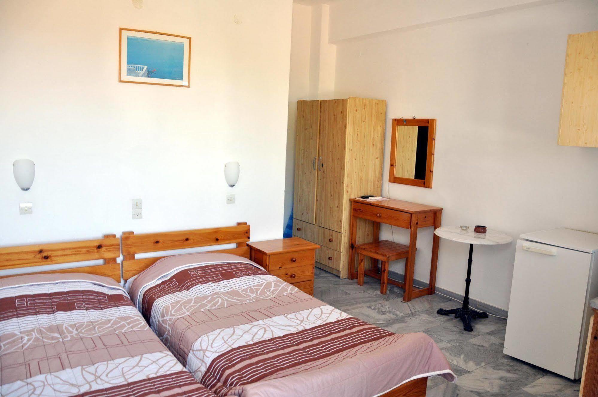 Michalis Apartments Near The Beaches With Sea View Páros Exterior foto