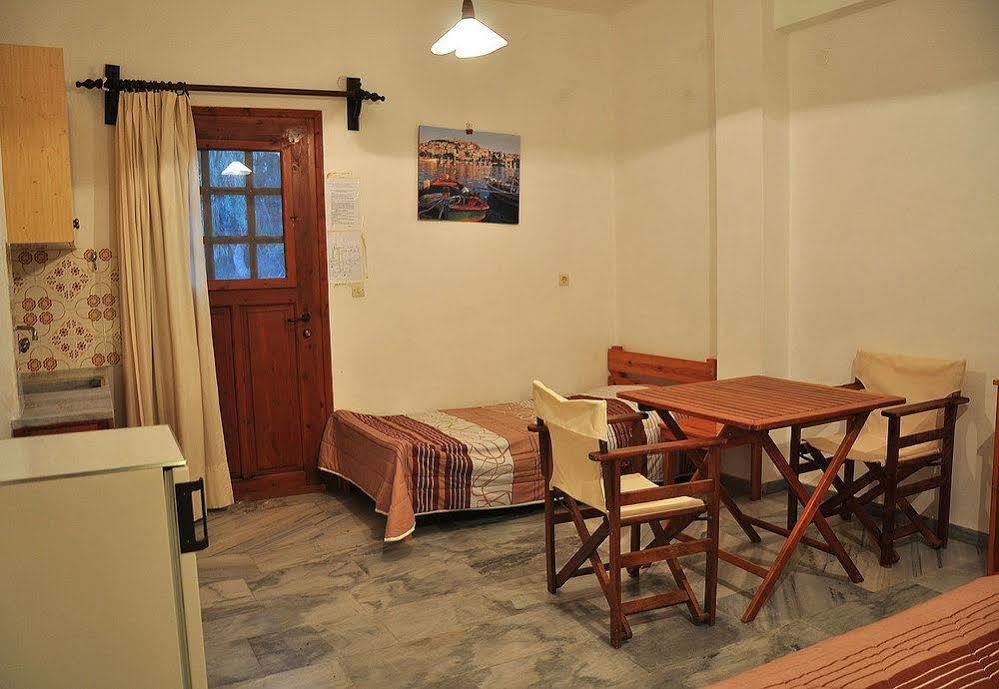 Michalis Apartments Near The Beaches With Sea View Páros Exterior foto